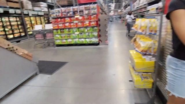 DEPRESSION IS REAL+ I WENT TO SAM'S CLUB AND WINCO ON A BUDGET 🤑 смотреть онлайн