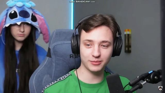 ЛЕНА ТРОЛЛИТЬ ДОМЕРА НА СТРИМЕ 🤣 Нарезка со стрима