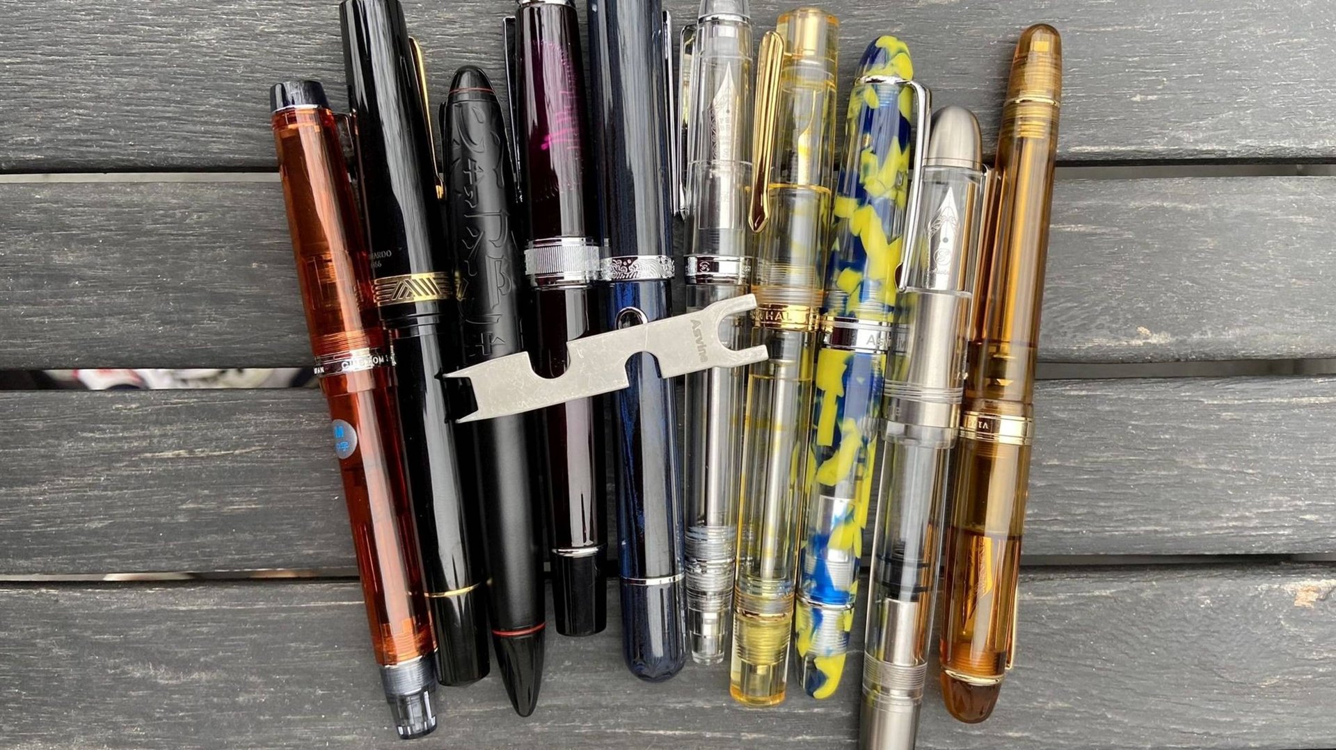 Ключ Asvine для разбора и обслуживания перьевых ручек с вакуумной и поршневой системой заправки смотреть онлайн