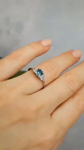 Кольцо с голубым бриллиантом IQ Diamonds смотреть онлайн