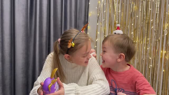 VLOGMAS. ОБЗОР ПОДАРКОВ!