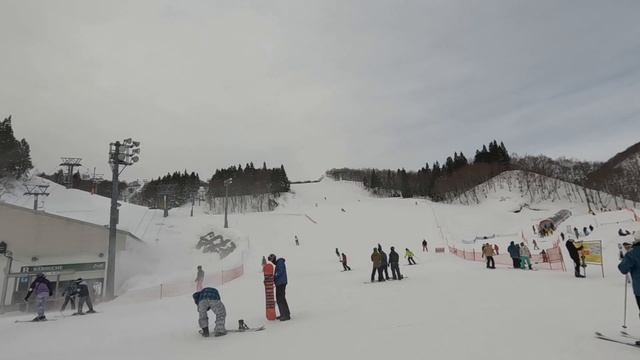 Gala Yuzawa Snow Ski Resort 75min from Tokyo - Vlog Hari ke-9 Tokyo Japan смотреть онлайн