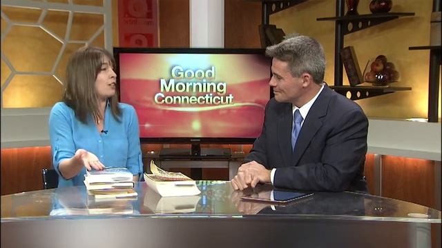 Kristen Tsetsi on summer reading смотреть онлайн