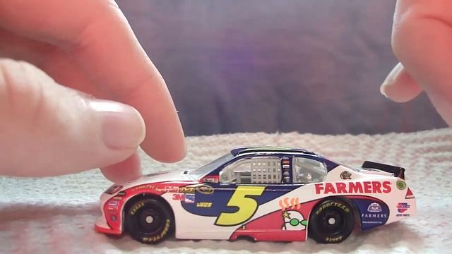 Mark Martin Farmers Insurance Chevy 2011 Diecast Review смотреть онлайн