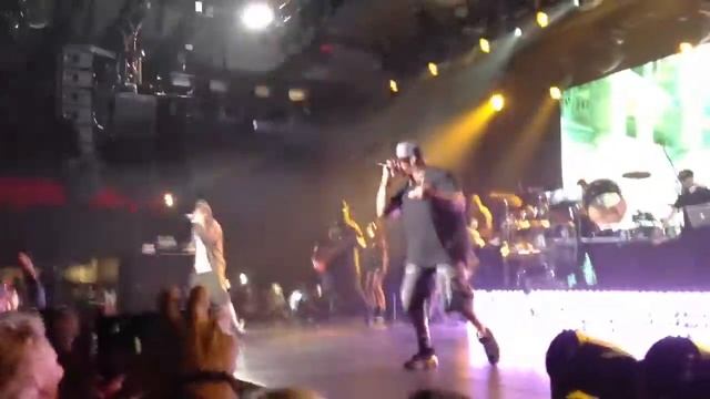 Eminem - Won't Back Down (Shock The World 2013) смотреть онлайн