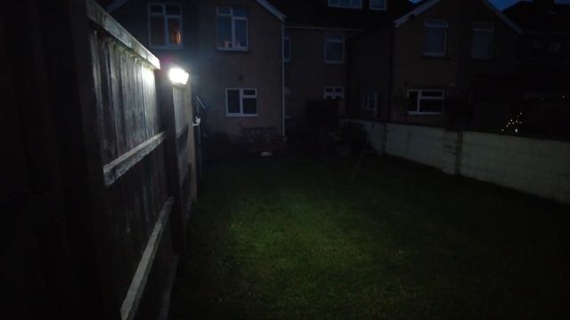Eco Friendly Easy Fit 132 LED Solar Security PIR Light With 4 Modes смотреть онлайн