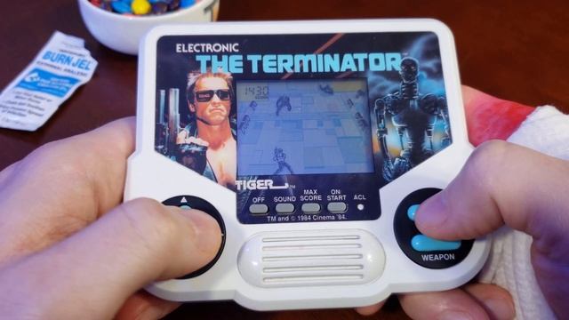 The Terminator: The 1988 Tiger Handheld Game! смотреть онлайн