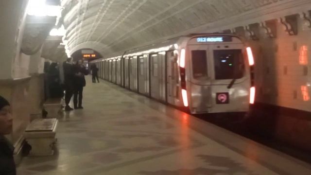 Отправление Москвы 2020 81-775/776/777 Новогодней со станции Белорусская смотреть онлайн