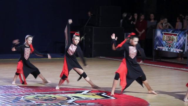 "DOUBLE YOU DANCE" на Bizon show 2018г. 8800 смотреть онлайн