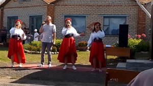 Ты скажи ромашка любит ли Наташка.