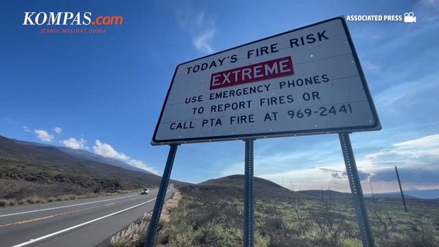 Lava Gunung Mauna Loa Bergerak ke Jalan Utama смотреть онлайн