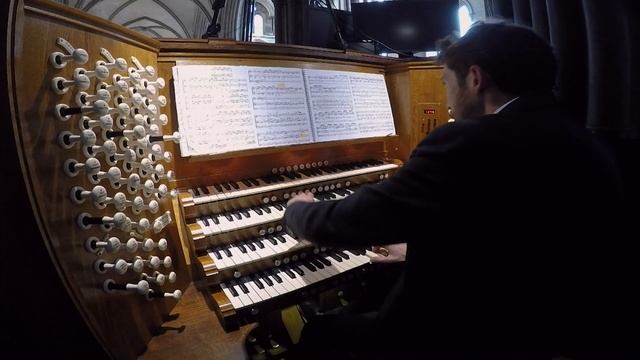Vierne: Symphonie No 1 | John Challenger, Salisbury Cathedral смотреть онлайн