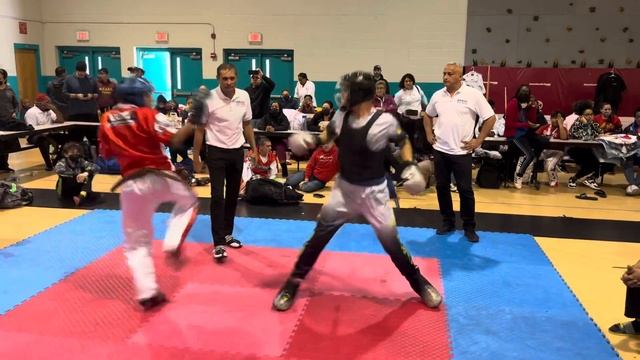 Eli Largent vs Team Legend, Point Fighting, 14-15 Advanced смотреть онлайн