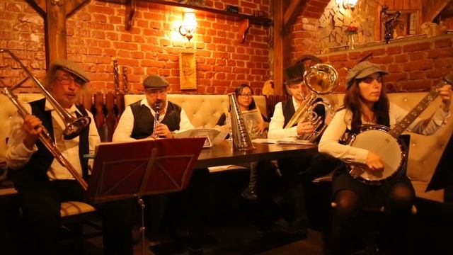 DIXIE FACTORY: Sweet Georgia Brown смотреть онлайн