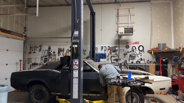1973 Mustang Fender Removal. \\ What rust will I find underneath.?? смотреть онлайн