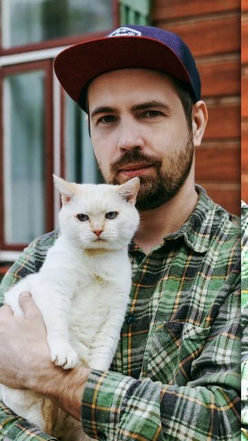 Фотосессия парня с котом смотреть онлайн