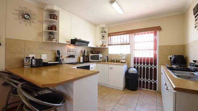House for sale in Brackenfell смотреть онлайн