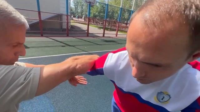 Защита от удара ножом снизу в живот смотреть онлайн