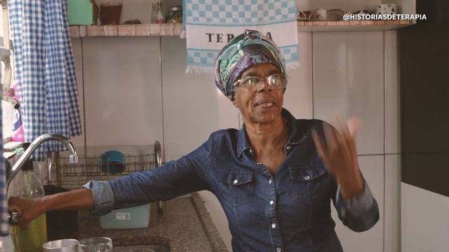 EMPREGADA DESDE OS 12 ANOS, ELA FOI SEQUESTRADA POR UMA PATROA | Histórias de ter.a.pia #233 смотреть онлайн