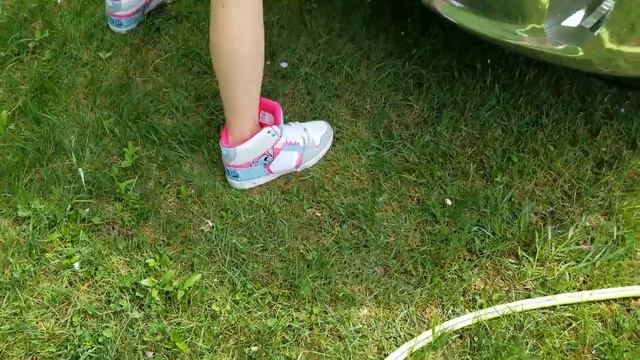 Girl Washing her Truck and Osiris NYC Soaked смотреть онлайн