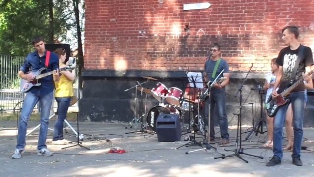 Зона Высокого Напряжения - Уже не год... смотреть онлайн