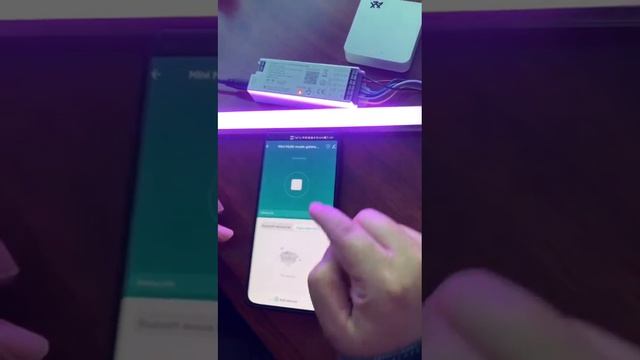 Zigbee 5 in 1 LED controller controlled by smartphone video(LM052) смотреть онлайн