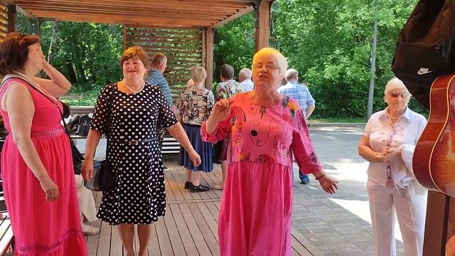 Парк Кузьминки. Частушки. Пляски. Отдых.