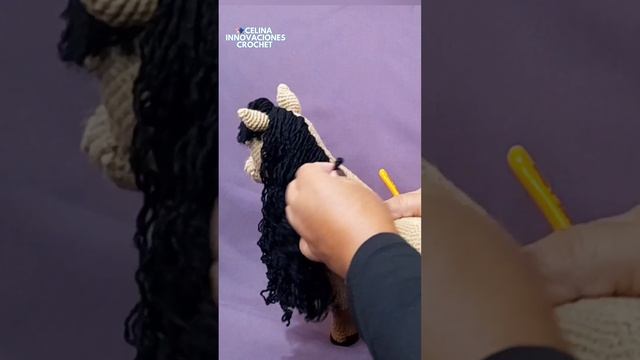 Como colocar cabello a caballo crochet смотреть онлайн
