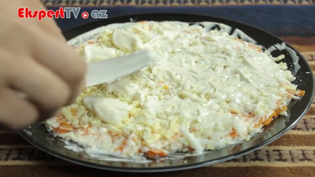 Mimoza salatı ( mimosa salad - мимоза салат) necə hazırlanır? смотреть онлайн