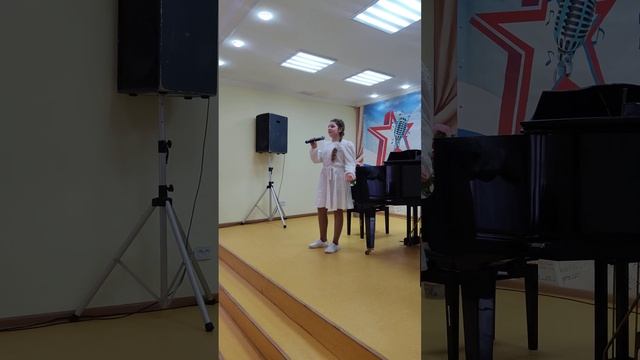 Моя Россия - поёт Серикова Алёна(11 лет) смотреть онлайн
