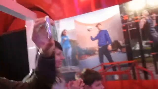 Представление в шатре Coca Cola смотреть онлайн