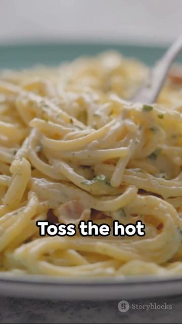 Unveiling the Secrets of Perfect Spaghetti Carbonara in Just 2 Minutes!" смотреть онлайн