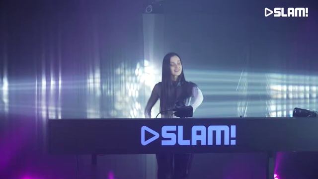 Becky G. ft. Bad Bunny - Mayores Remix смотреть онлайн