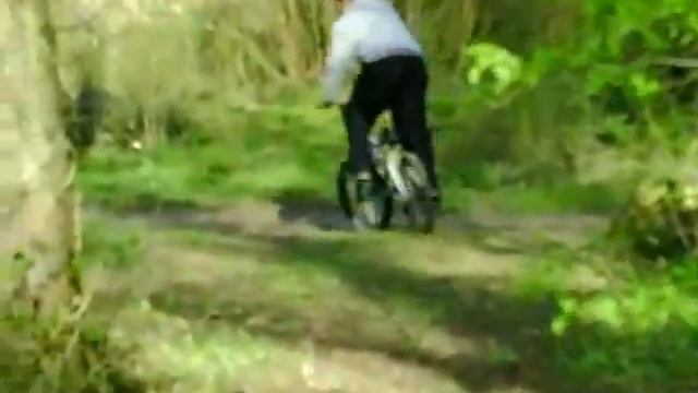 MARABOU EN BMX A' TANQUEUX смотреть онлайн