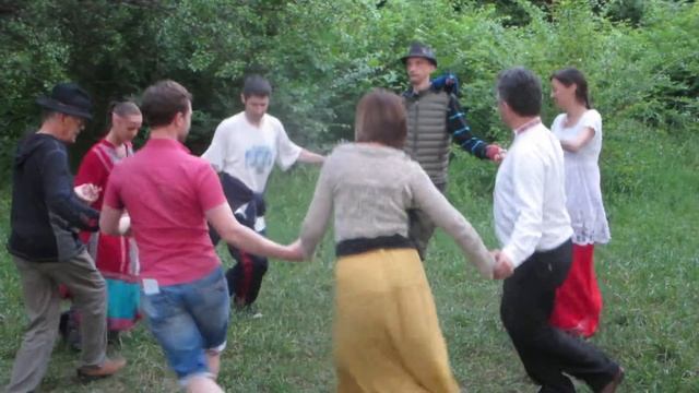Круговой народный танец от Белки Затейницы на Сладной Вечёрке 16.06.2017 смотреть онлайн