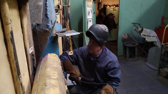 Тонкий металл в потолке, рутиловыми. смотреть онлайн