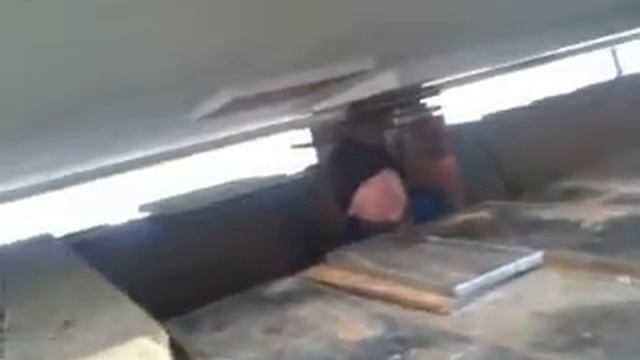 человека придавило мостом!!!РЖАЧ!!!)))+18 смотреть онлайн