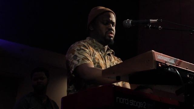 Calvin Presents Maybe Live @ In Your Ear смотреть онлайн