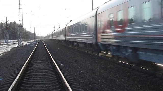 Электровоз ЭП20-052 с поездом№104М Брянск-Москва станция Латышская 10.03.2017 смотреть онлайн