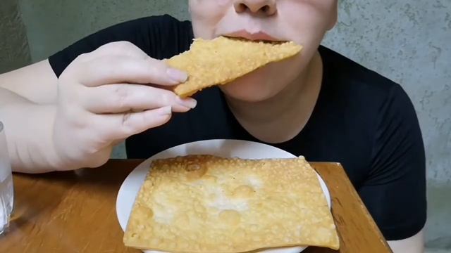 ASMR - Mukbang - No talking - Crispy Fried Dough and coffee - Crocante Masa frita y café смотреть онлайн
