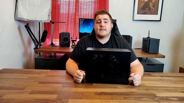 NCASE M1 vs. Sliger SM560 - Kampf der Zwerge смотреть онлайн