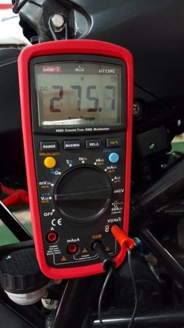 KTM Duke 200 , Adaptador de pico de voltaje VS osciloscopio. смотреть онлайн