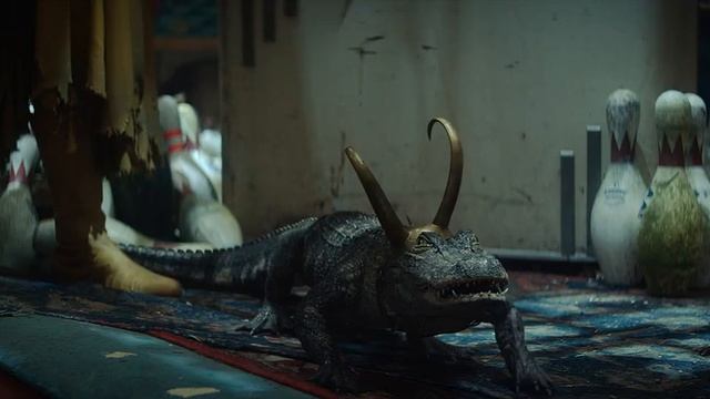 alligator Loki eats loki hand scene смотреть онлайн
