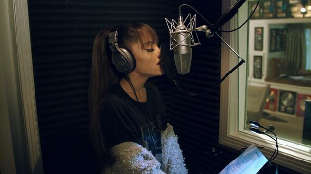 Beauty and the Beast Ariana Grande & John Legend Behind The Scenes Footage смотреть онлайн