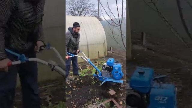 И ШВЕЦ, И ЖНЕЦ, И НА ДУДЕ ИГРЕЦ...