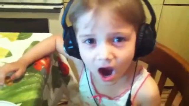 Маленькая певица смотреть онлайн