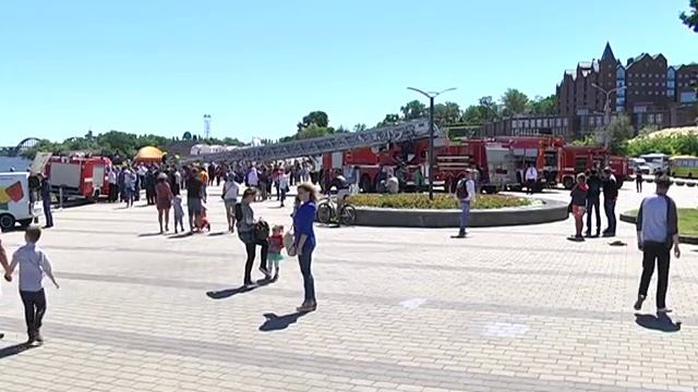 Як це — бути рятівником? Вихідними у Дніпрі пройшов сімейний день надзвичайних ситуацій смотреть онлайн