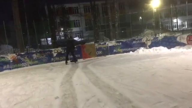19.02.2023 Максим Горький чистит каток смотреть онлайн
