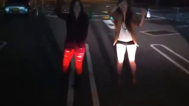 Chicas Japonesas bailan para tusirta Americano 2014 SEXY! смотреть онлайн