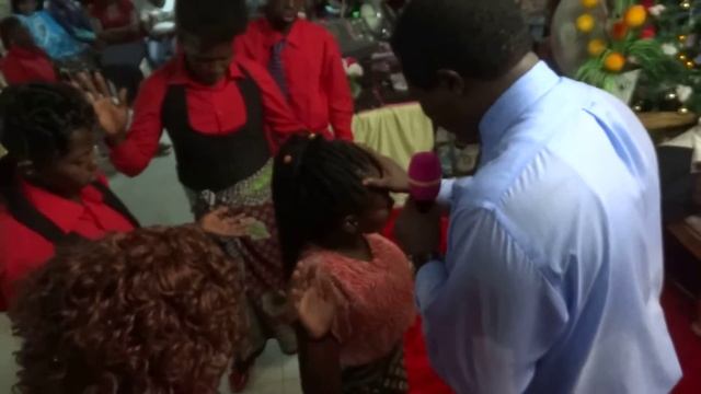 2017 KESHA WITH REV PETER KAMAU смотреть онлайн